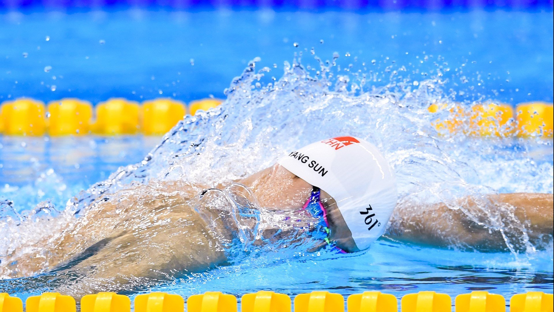 特色夜光龙舟赛,灯火辉煌中的水上盛典,2021龙舟比赛视频